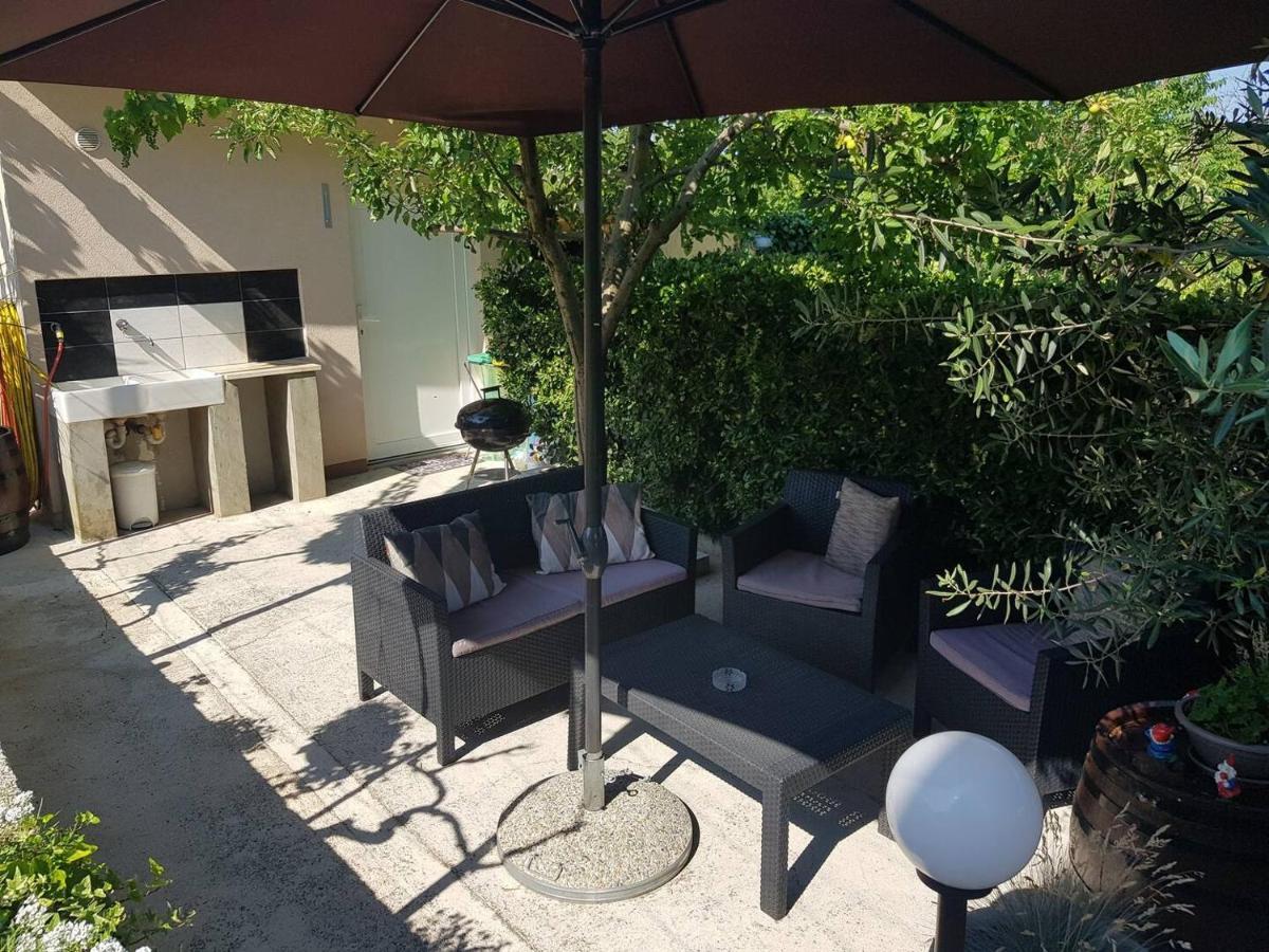 Apartment Tara Пула Екстериор снимка