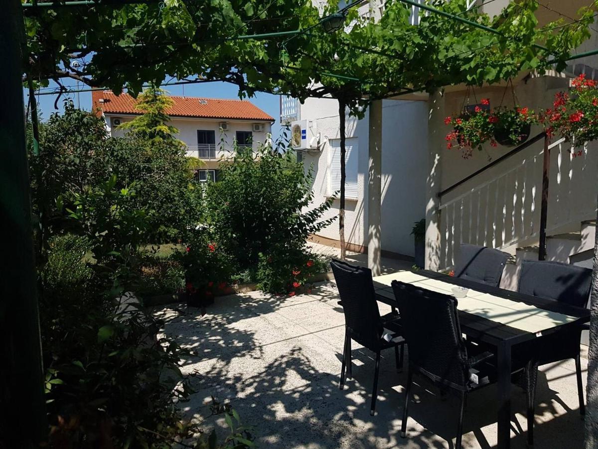Apartment Tara Пула Екстериор снимка