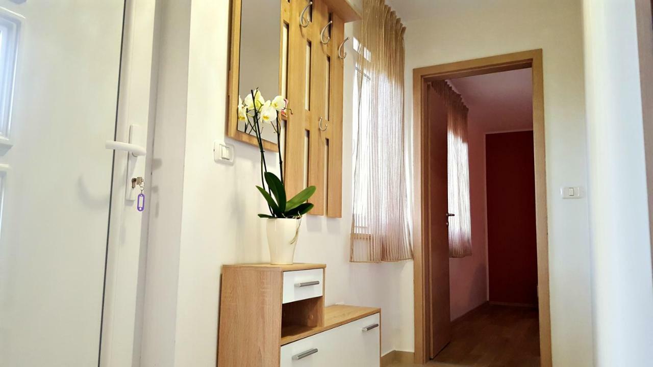 Apartment Tara Пула Екстериор снимка