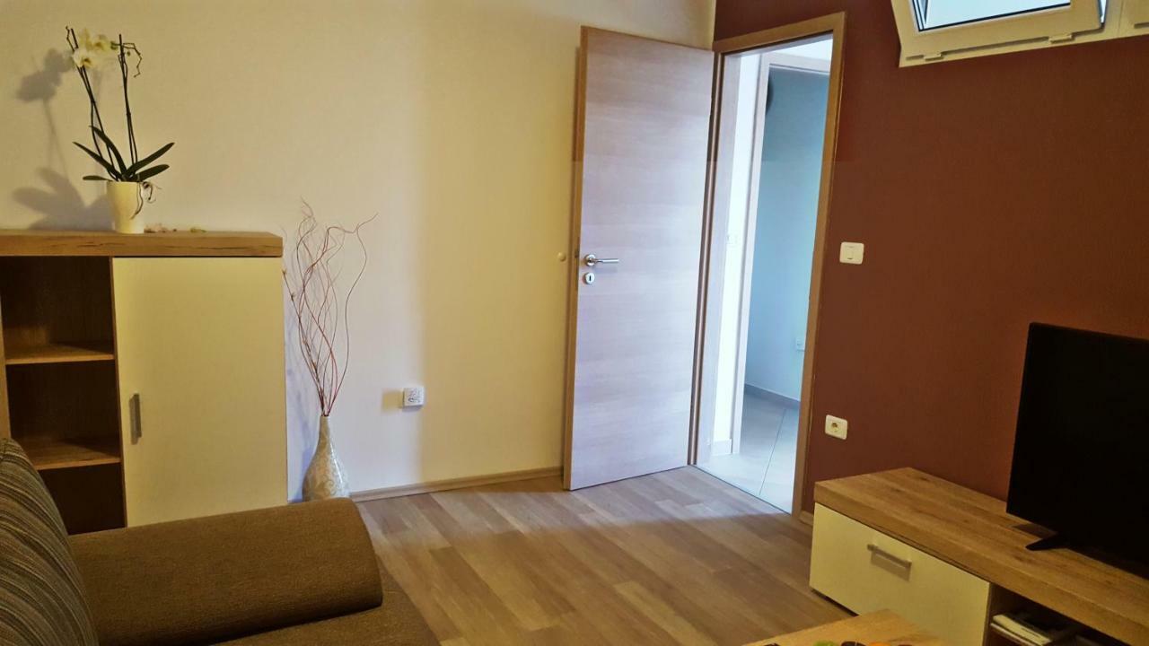 Apartment Tara Пула Екстериор снимка