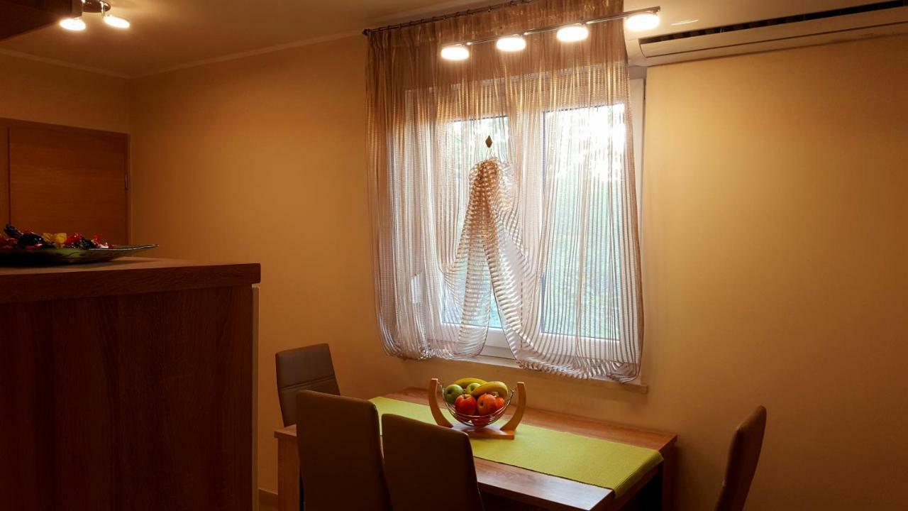 Apartment Tara Пула Екстериор снимка
