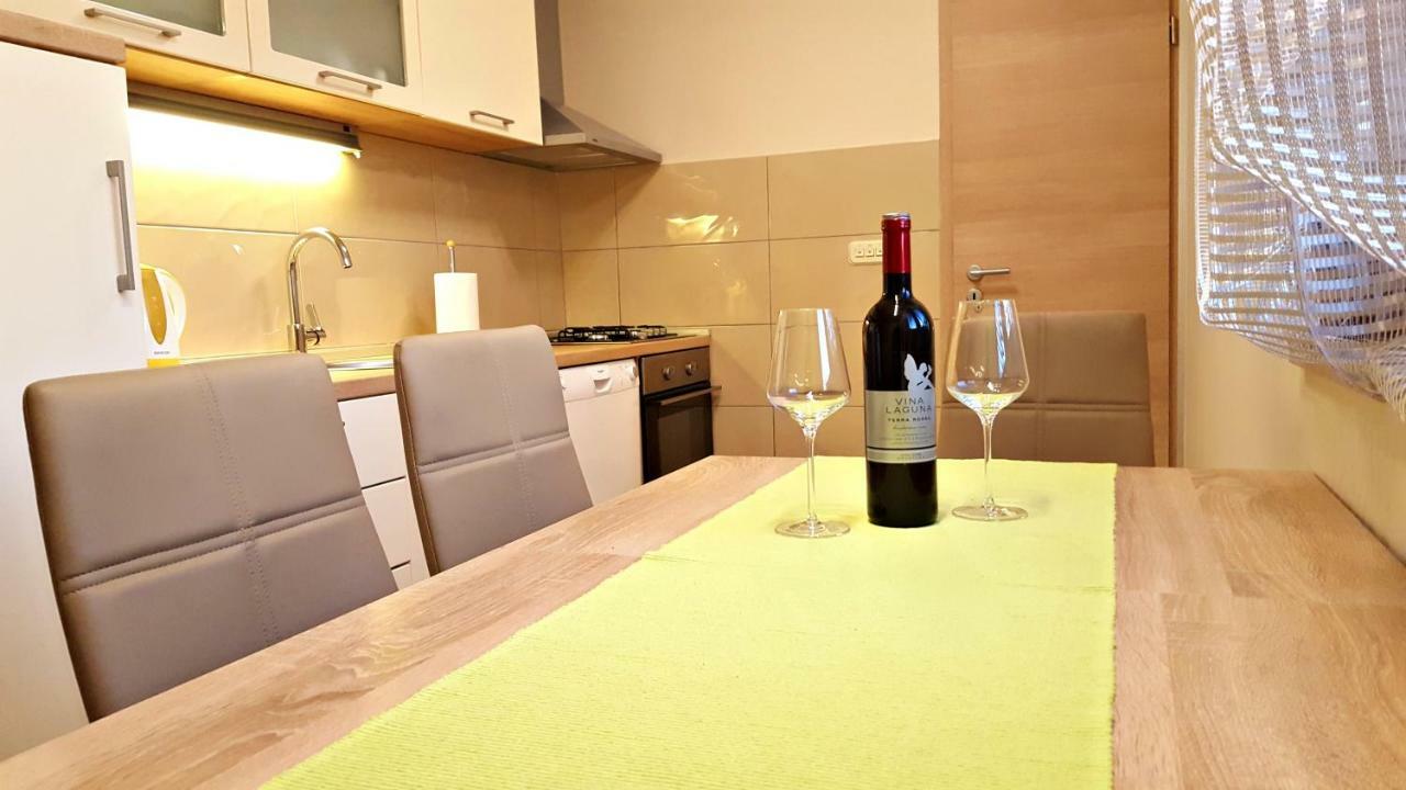 Apartment Tara Пула Екстериор снимка